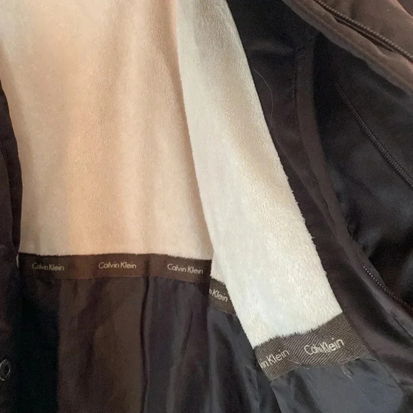 Calvin Klein brown puffer coat - size larger - 20% feathers - great condition - Picture 5 of 7